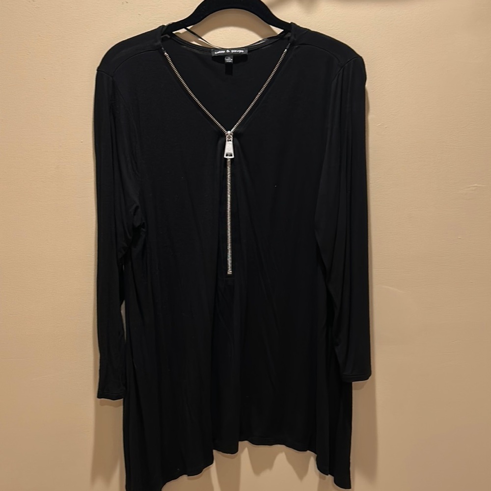 Cable&Gauge long sleeve shark bite tails very soft comfortable blouse